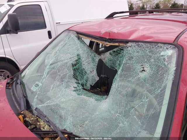 42028944 :رقم المزاد ، 1FMCU0C72AKD31173 vin ، 2010 Ford Escape Xls مزاد بيع