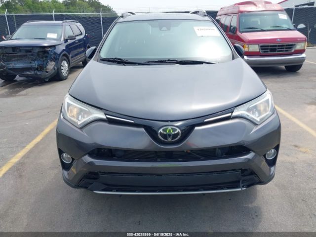 2T3WFREV3JW423959 Toyota Rav4 Xle