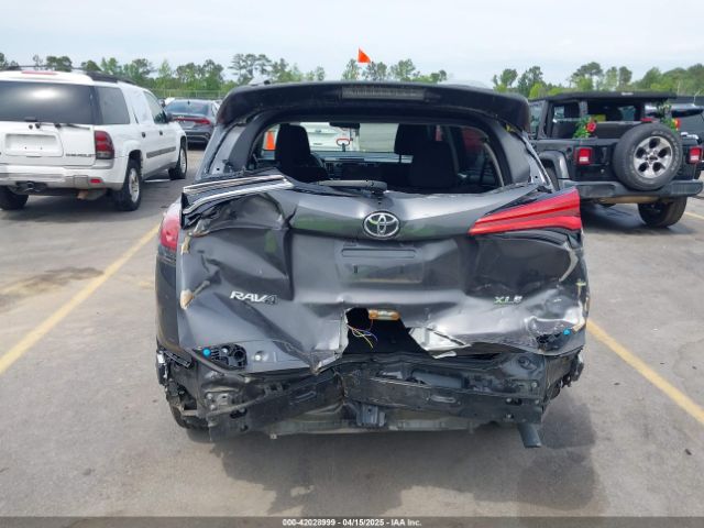 2T3WFREV3JW423959 Toyota Rav4 Xle