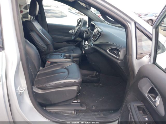 2C4RC1BG4PR508163 Chrysler Pacifica Touring L