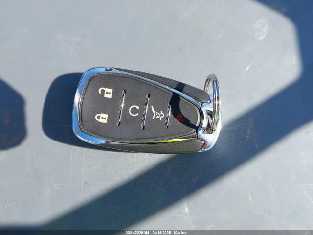 3GNAXJEV4JL103055 Chevrolet EQUINOX LT
