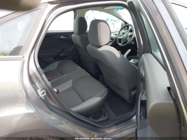 1FADP3F27EL412418 Ford FOCUS SE