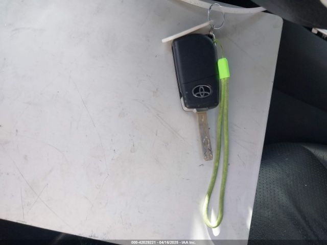 2T3F1RFV8PC377259 Toyota RAV4 LE