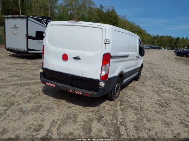 1FTYE1YM0GKB19151 Ford Transit-150
