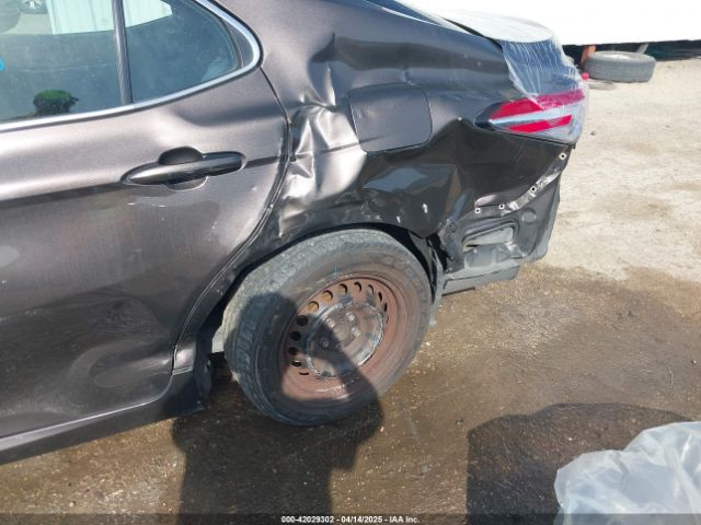 4T1B31HK2JU504728 Toyota Camry Hybrid Le