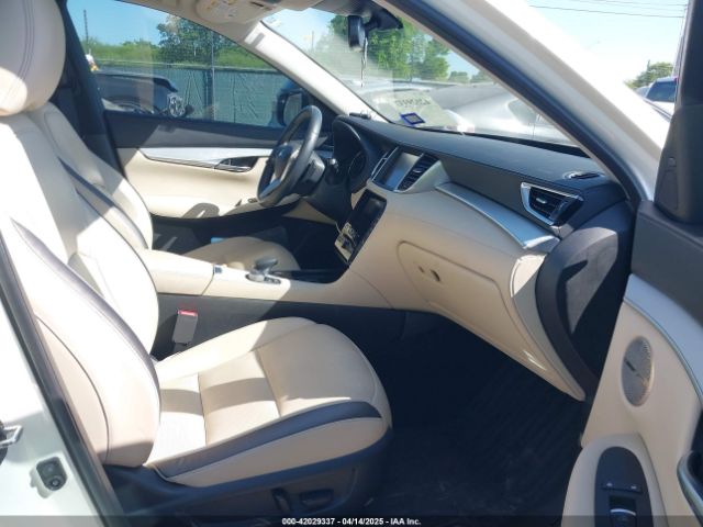 3PCAJ5M14KF119529 Infiniti QX50