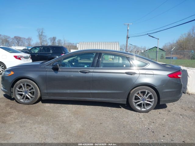 3FA6P0HD8HR211638 Ford FUSION SE