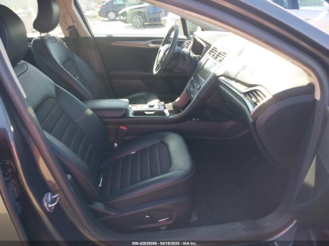 3FA6P0HD8HR211638 Ford FUSION SE