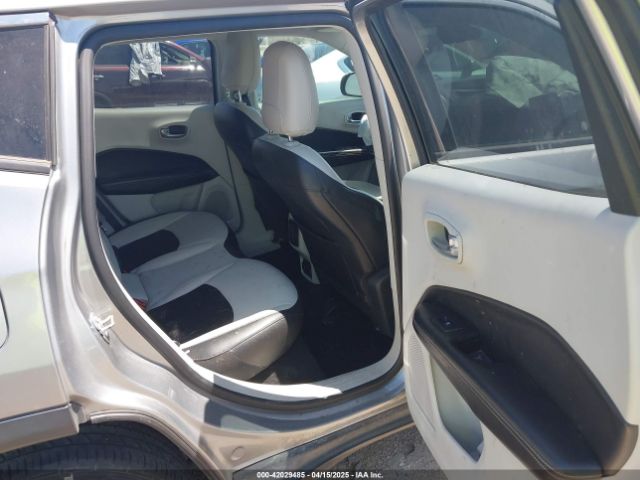 3C4NJCBB6KT614642 Jeep Compass Sun And Wheel Fwd