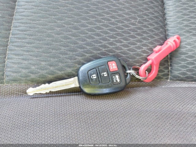5YFBURHE0KP940096 Toyota COROLLA LE