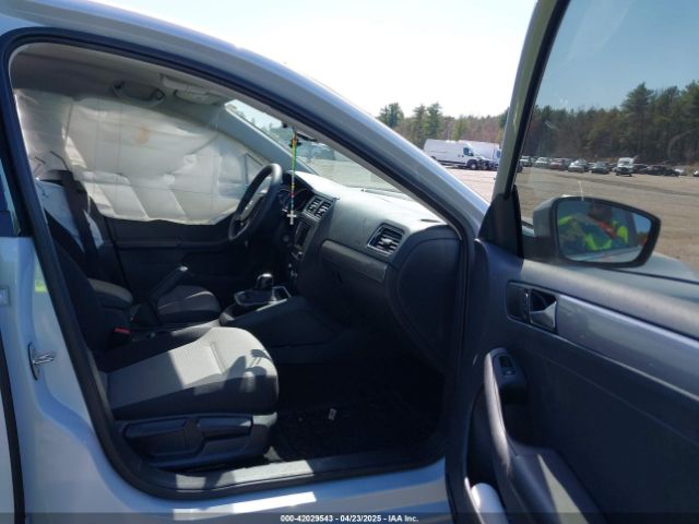 3VW2B7AJ5HM327843 Volkswagen Jetta 1.4t S