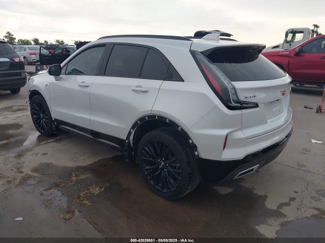 2024 CADILLAC XT4 1GYFZER42RF246488 Photo 2
