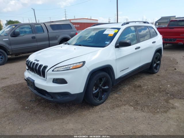 1C4PJLAS2HW607099 Jeep Cherokee Altitude Fwd