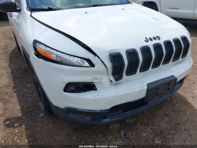 1C4PJLAS2HW607099 Jeep Cherokee Altitude Fwd