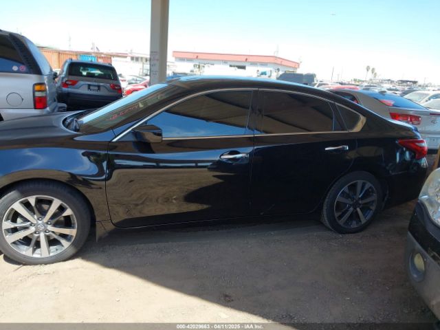 1N4AL3AP2HC486044 Nissan Altima 2.5 Sr