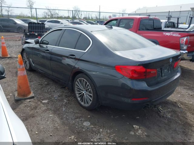 2019 BMW 530I WBAJA5C52KBX87768 Photo 2