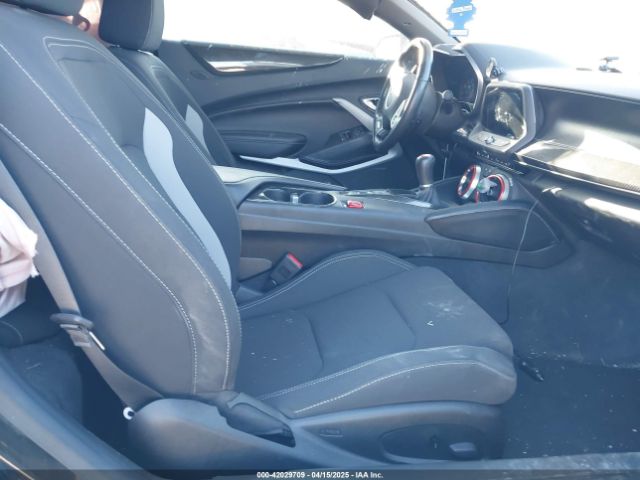 2018 CHEVROLET CAMARO 1G1FE1R71J0176969 Photo 4