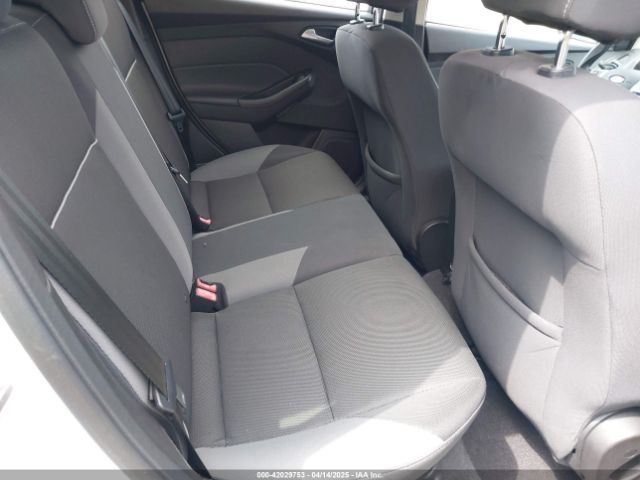 1FADP3K28EL291260 Ford FOCUS SE