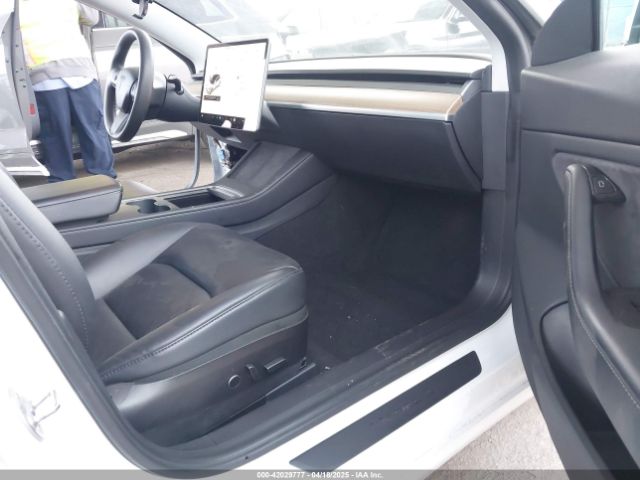 2021 TESLA MODEL 3 5YJ3E1EB5MF872874 Photo 4