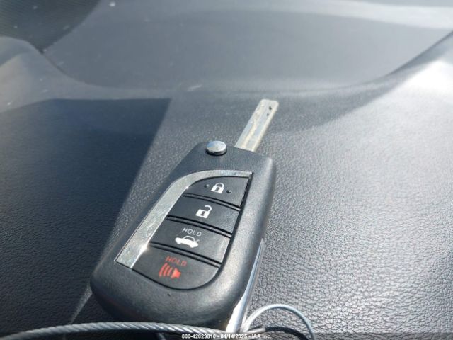 5YFEPRAEXLP091997 Toyota COROLLA LE