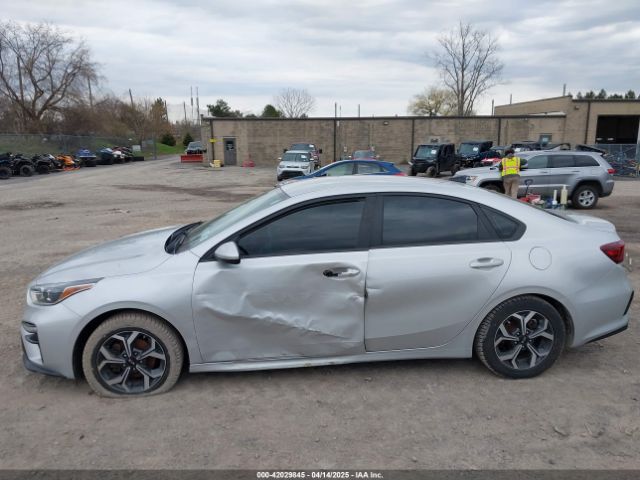3KPF24AD5KE012023 KIA Forte Lxs