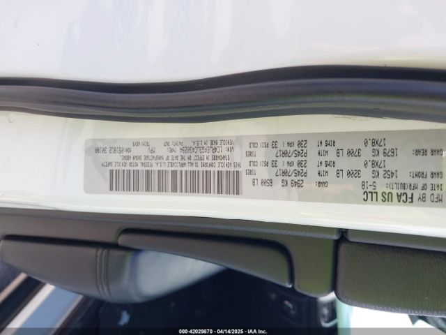 1C4RJEAG3JC430294 Jeep Grand Cherokee Laredo 4x2