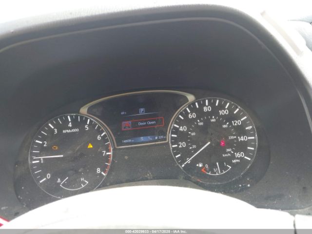 5N1DR2MN0JC613806 Nissan Pathfinder Sl