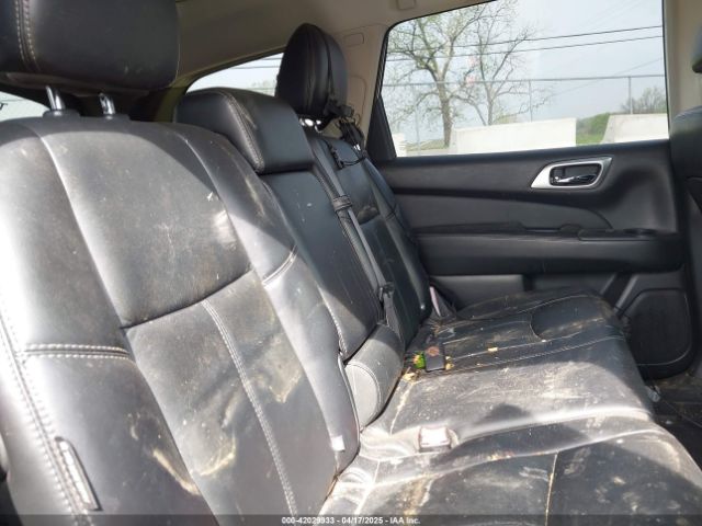 5N1DR2MN0JC613806 Nissan Pathfinder Sl