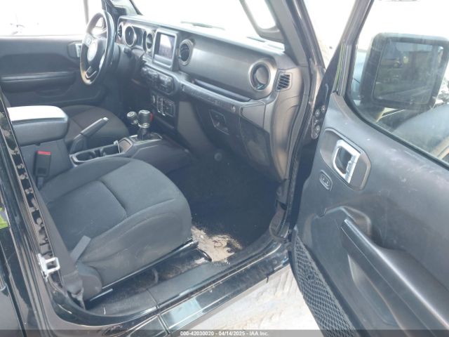 1C4HJXDGXKW578008 Jeep Wrangler Unlimited Sport S 4x4
