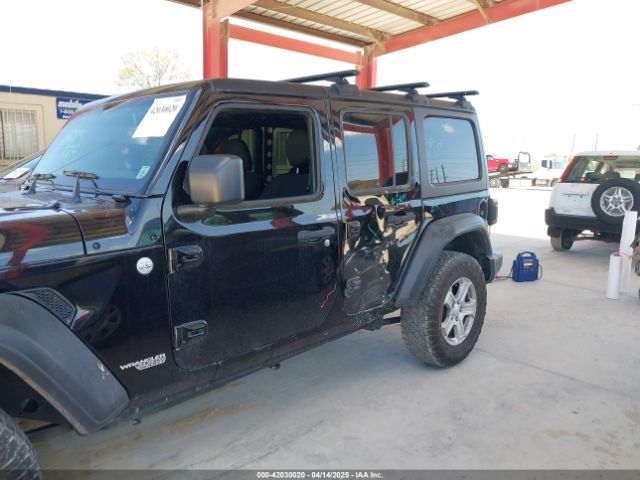 1C4HJXDGXKW578008 Jeep Wrangler Unlimited Sport S 4x4