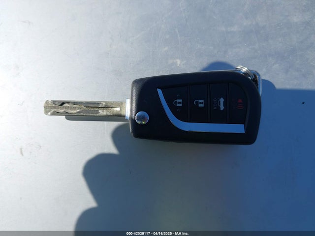 JTDEPRAE8LJ019023 Toyota COROLLA LE