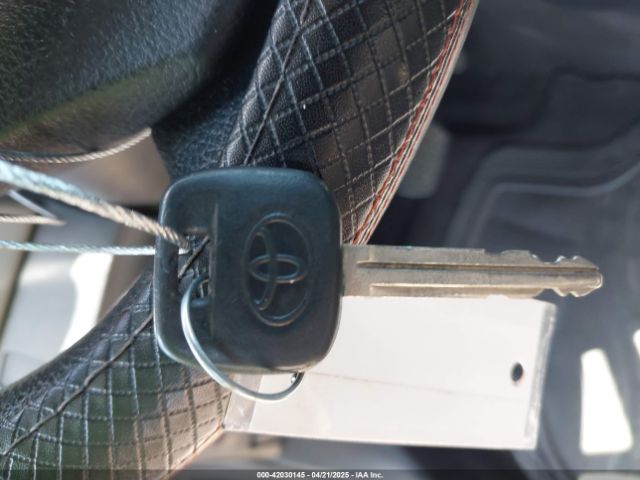 VNKKTUD36FA038614 Toyota YARIS L