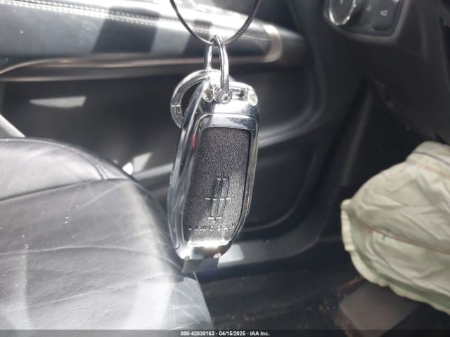5LMCJ2C97GUJ30157 Lincoln MKC SELECT