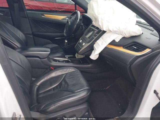 5LMCJ2C97GUJ30157 Lincoln MKC SELECT