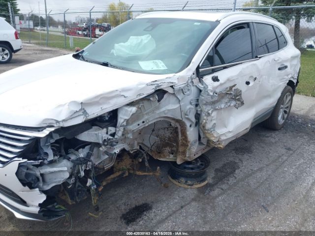 5LMCJ2C97GUJ30157 Lincoln MKC SELECT