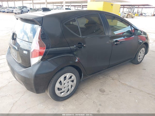 JTDKDTB36G1122131 Toyota Prius C Two