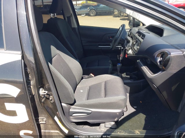 JTDKDTB36G1122131 Toyota Prius C Two