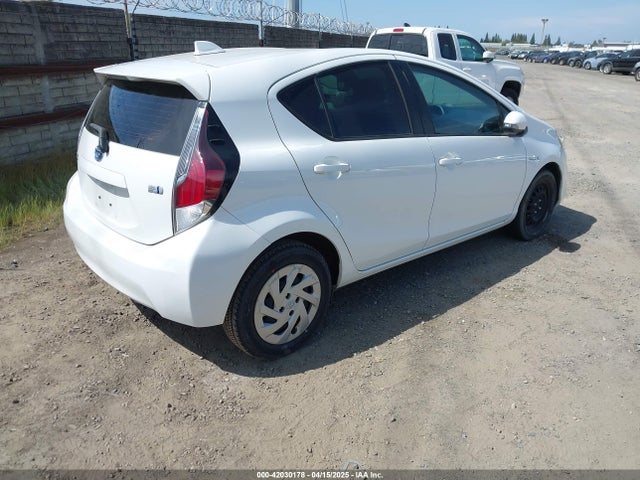 JTDKDTB35G1121469 Toyota Prius C Two