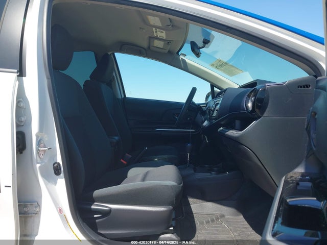 JTDKDTB35G1121469 Toyota Prius C Two