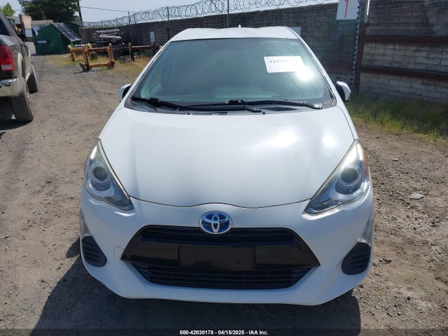 JTDKDTB35G1121469 Toyota Prius C Two