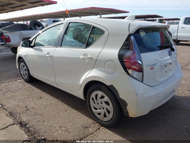 JTDKDTB3XG1125307 Toyota Prius C Two