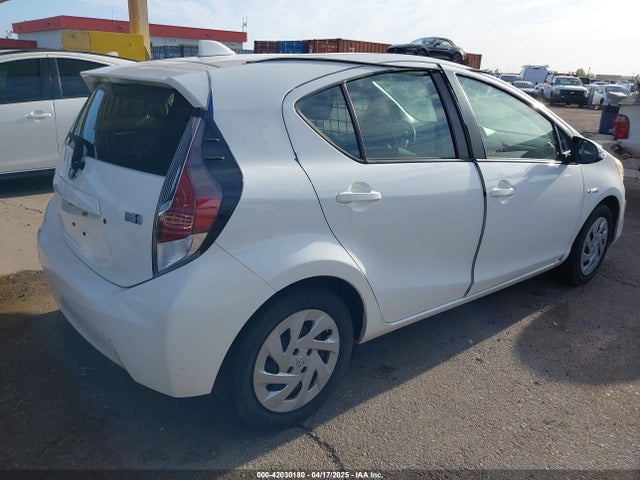 JTDKDTB3XG1125307 Toyota Prius C Two