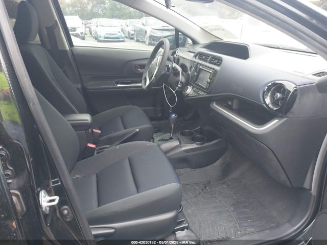 JTDKDTB32H1597017 Toyota Prius C Two