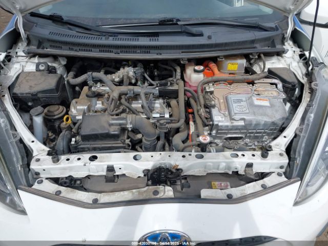 JTDKDTB32J1600004 Toyota Prius C Two