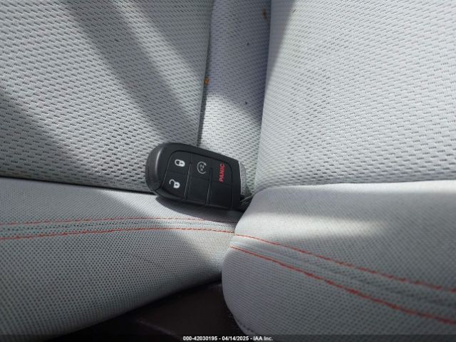 ZACCJABT5FPC05470 Jeep Renegade Latitude