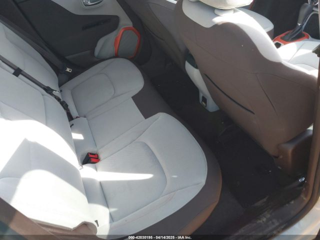 ZACCJABT5FPC05470 Jeep Renegade Latitude