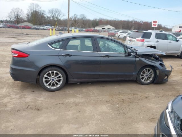 3FA6P0HD1KR164556 Ford FUSION SE