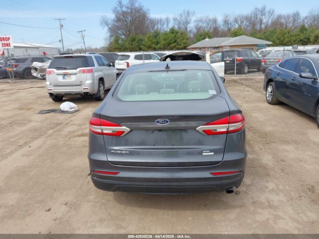 3FA6P0HD1KR164556 Ford FUSION SE