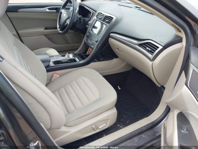 3FA6P0HD1KR164556 Ford FUSION SE