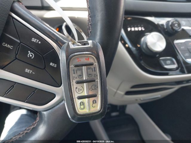 2017 CHRYSLER PACIFICA 2C4RC1BG8HR747765 Photo 10